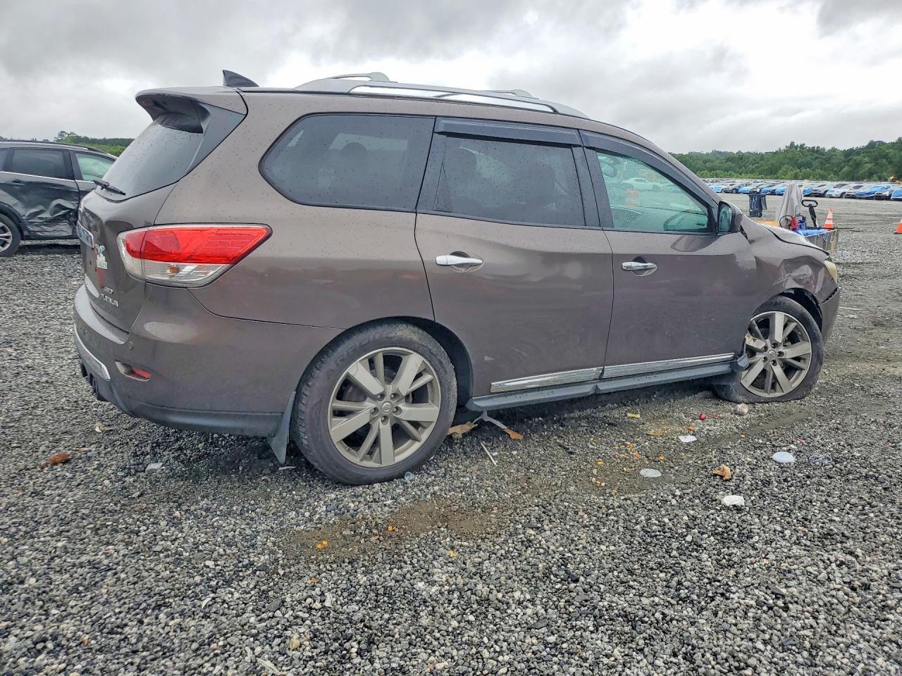 2015 Nissan Pathfinder - Фото 3