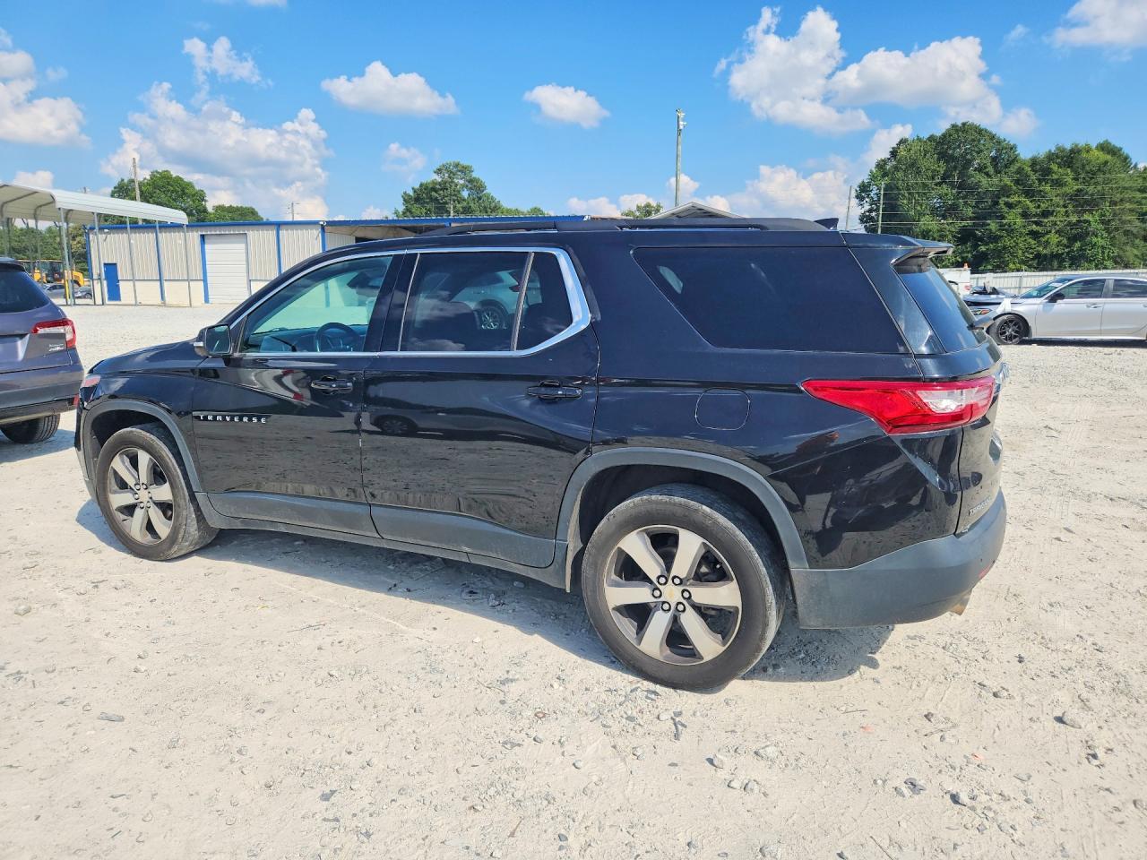 2021 Chevrolet Traverse Lt - Фото 2