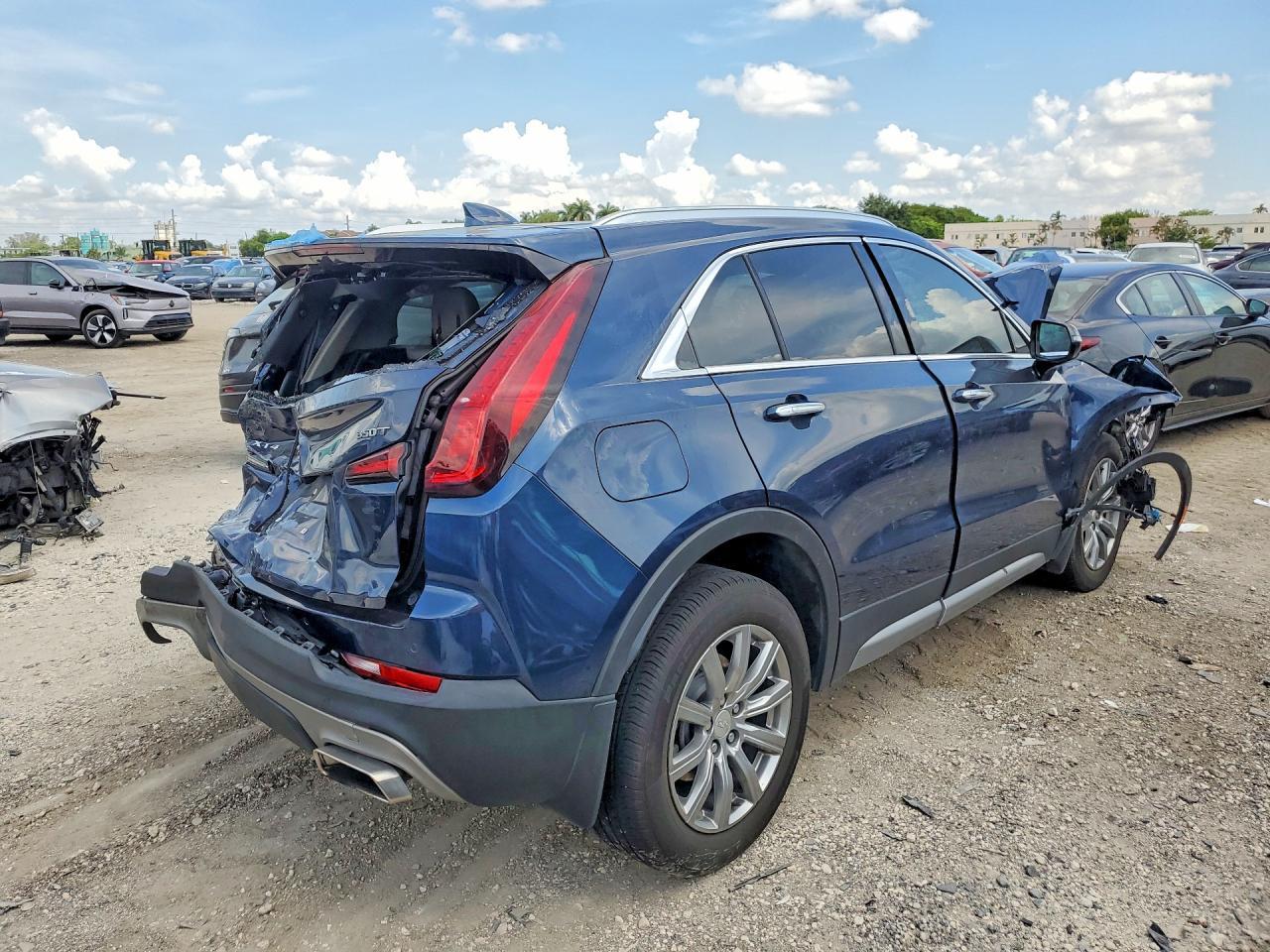 2021 Cadillac Xt4 Premium Luxury - Фото 3