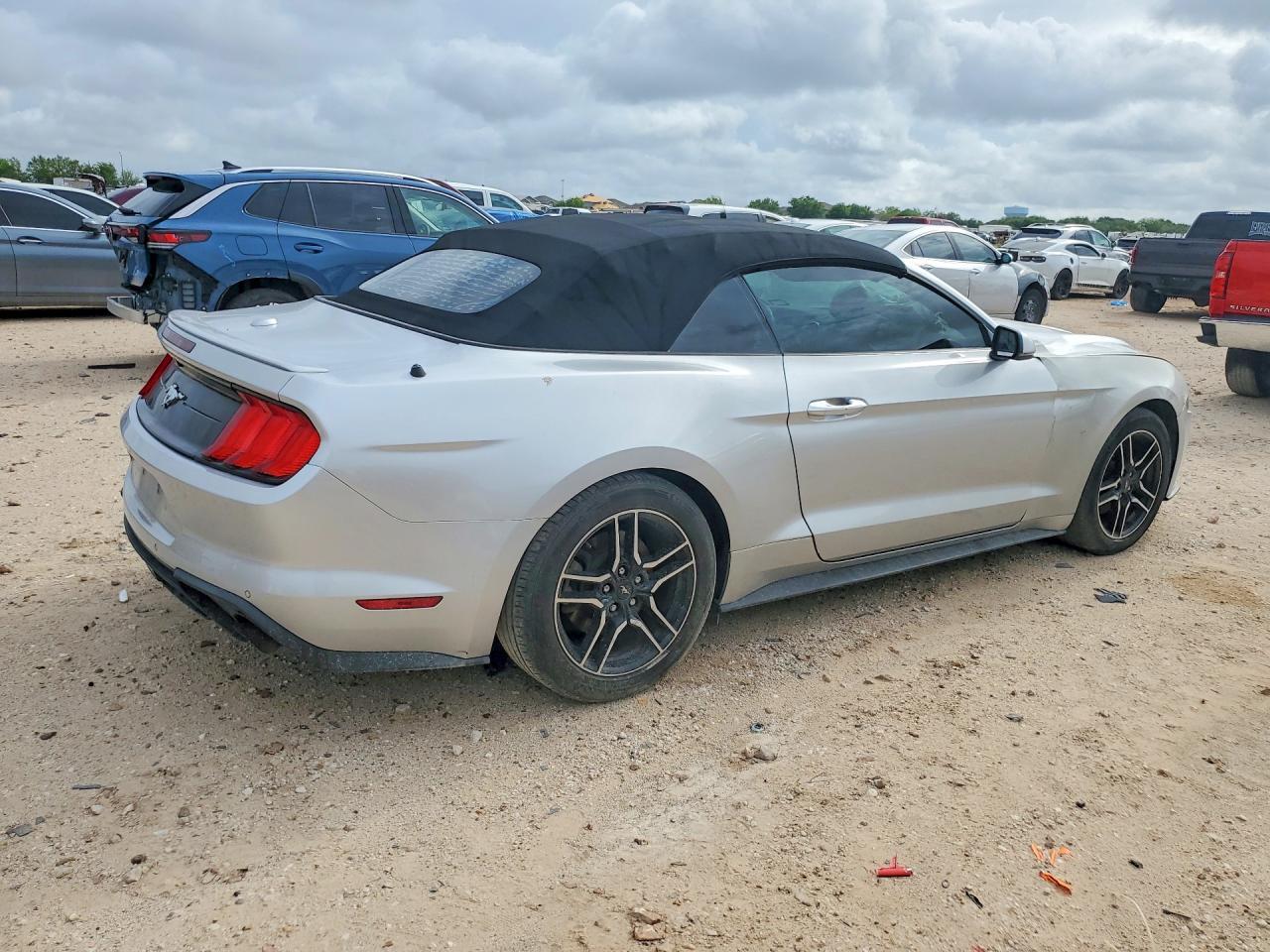 2018 Ford Mustang - Фото 3