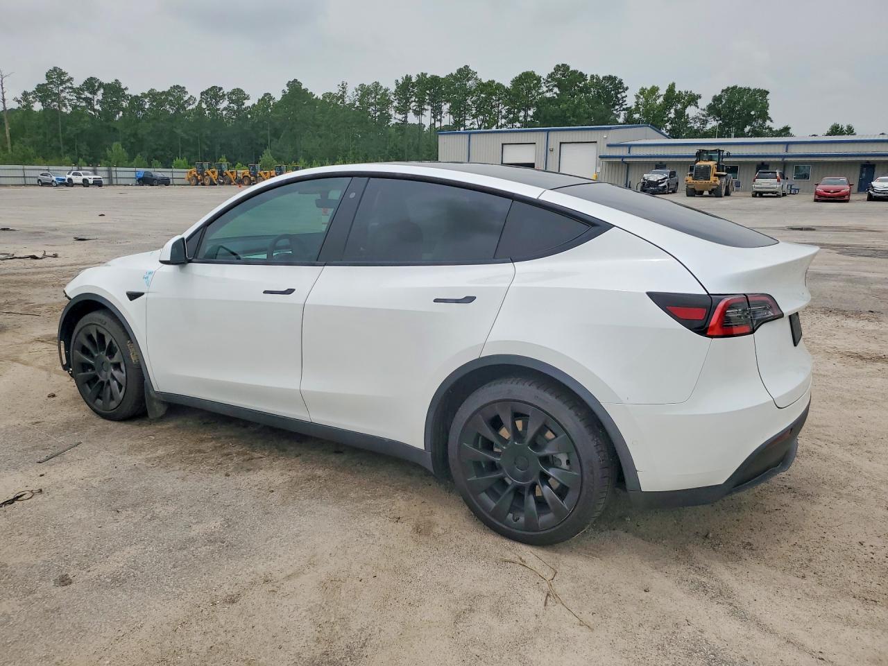 2020 Tesla Model Y - Image 2
