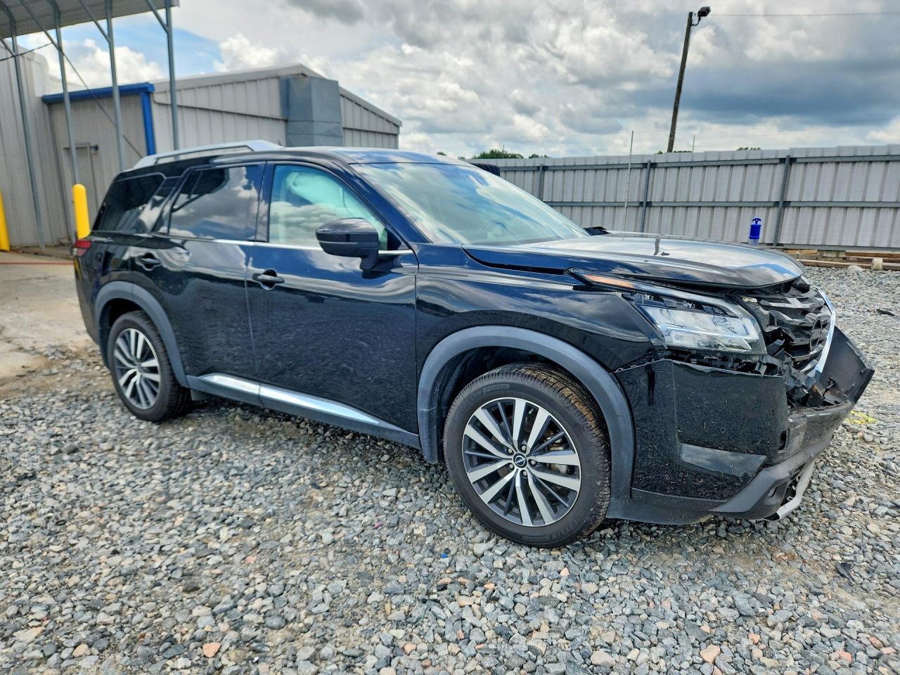 2022 Nissan Pathfinder Platinum - Фото 4