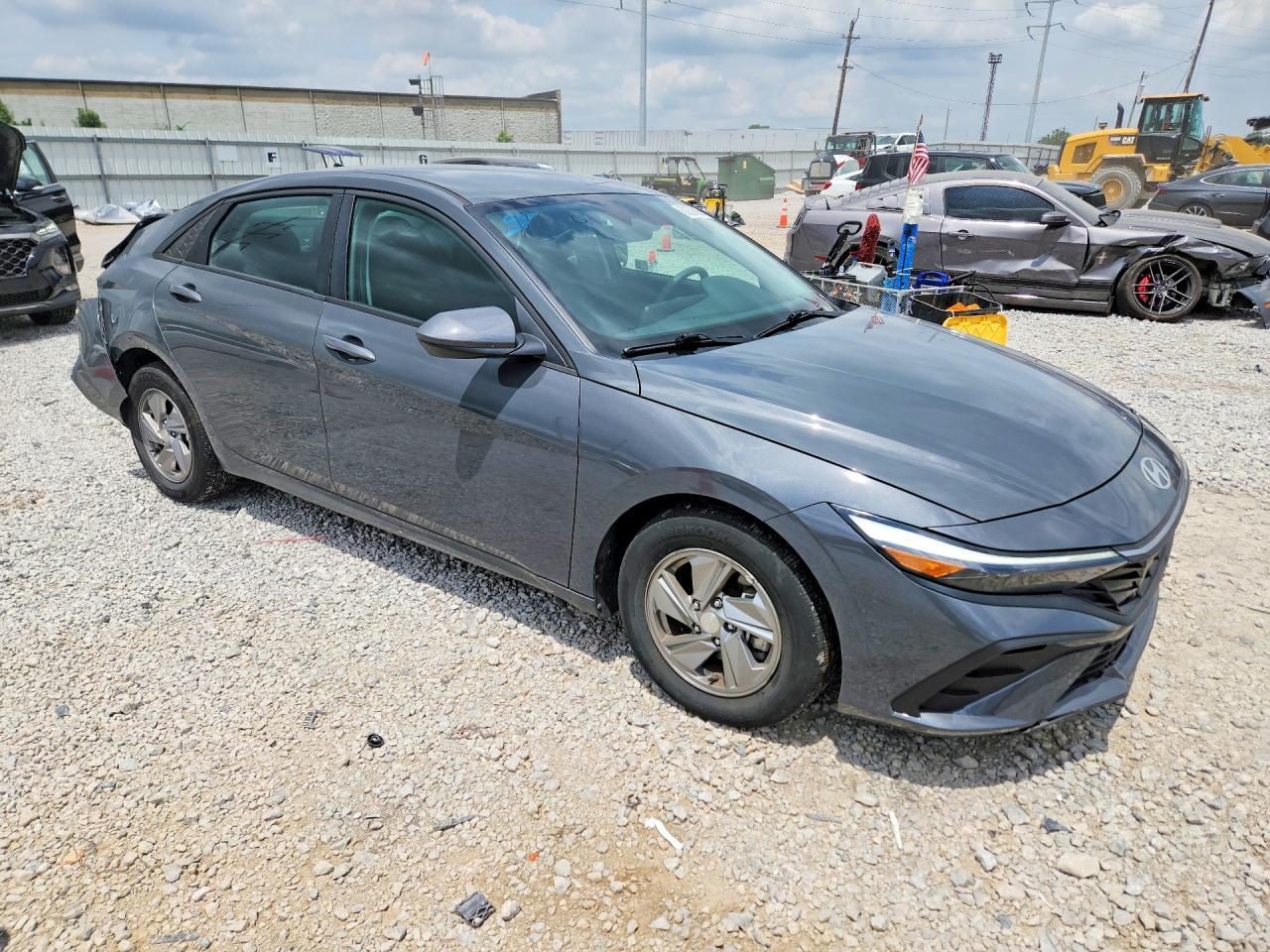 2024 Hyundai Elantra Se - Фото 4
