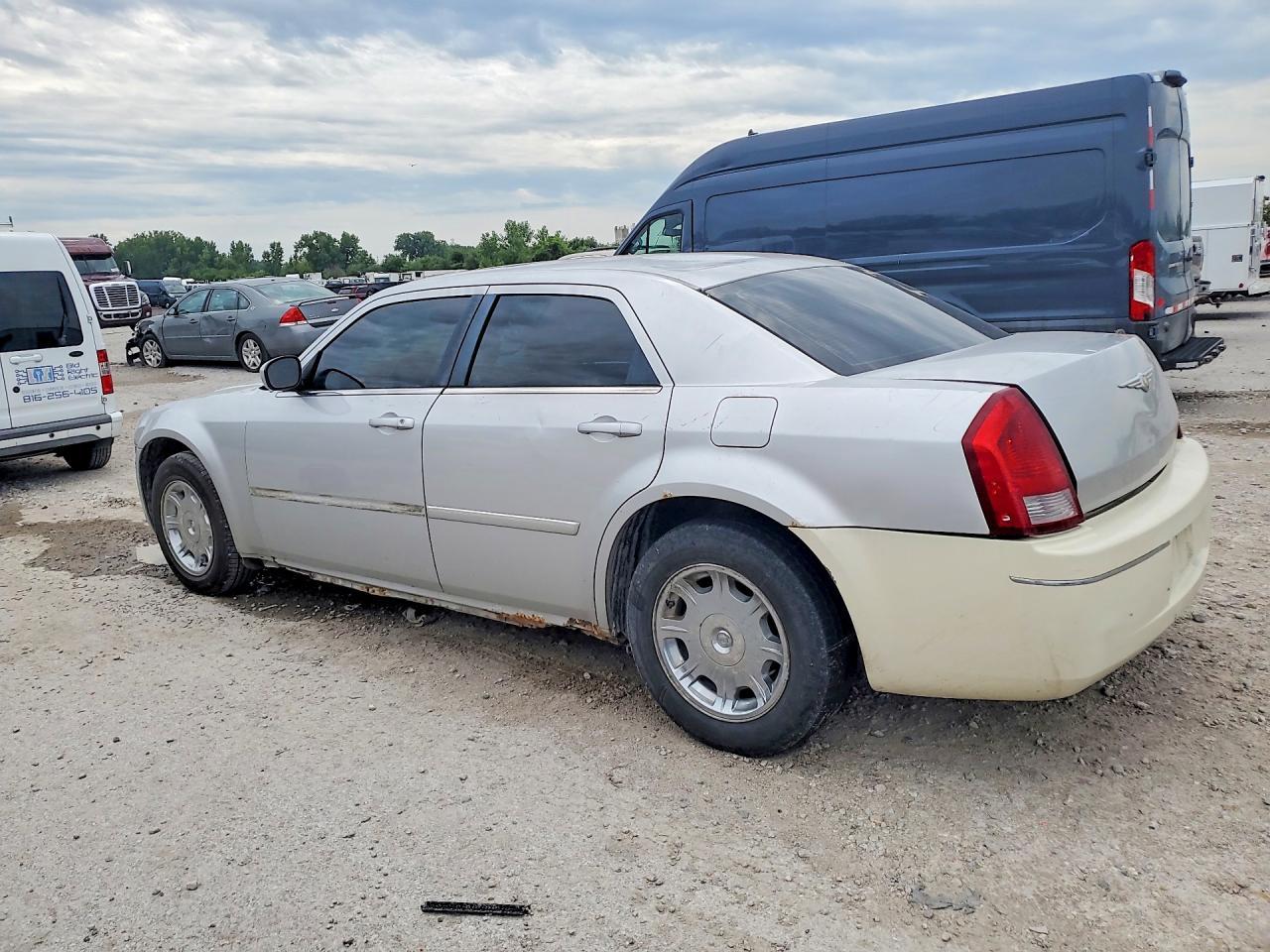 2006 Chrysler 300 Touring - Фото 2