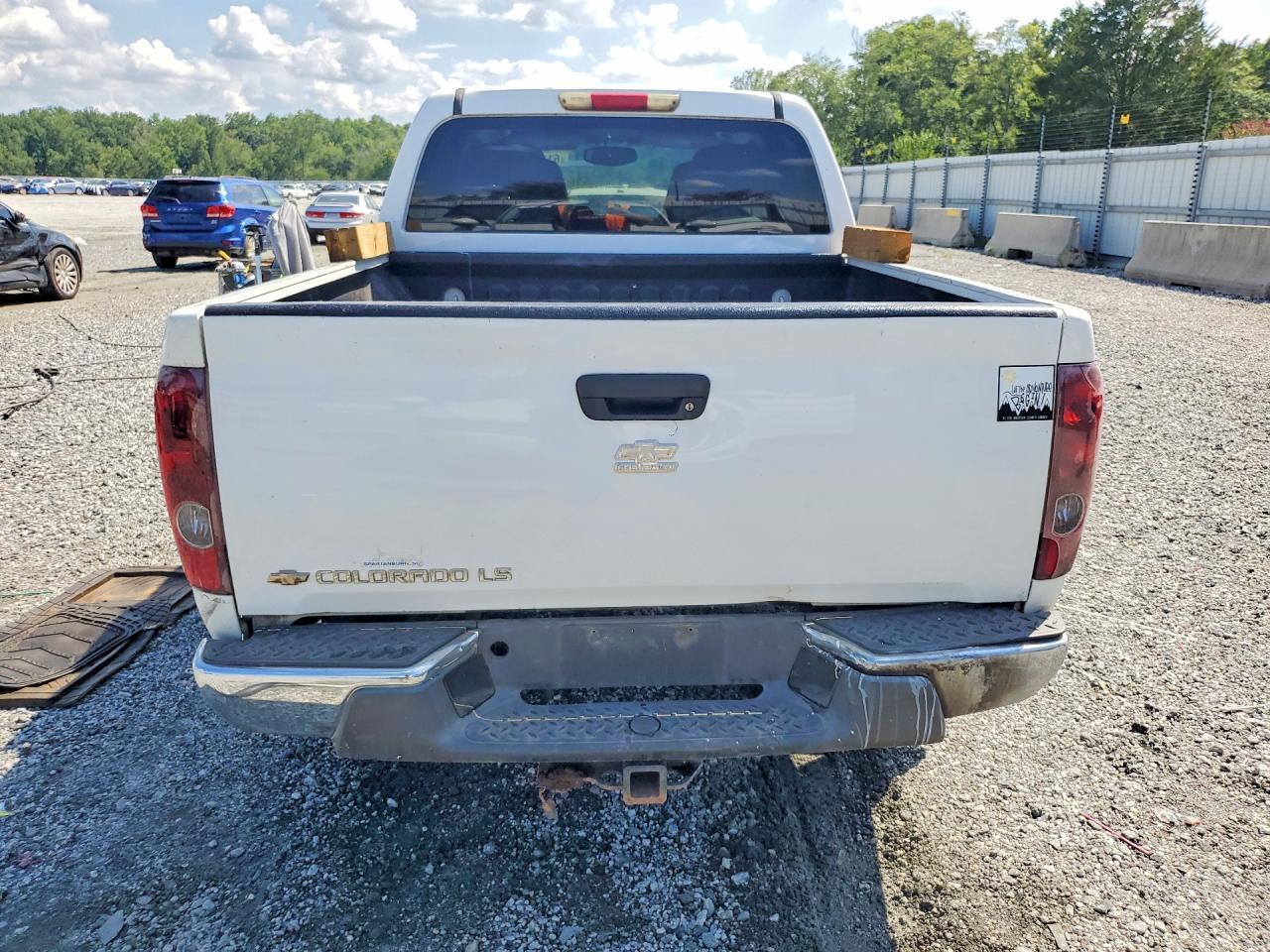 2004 Chevrolet Colorado - Image 6