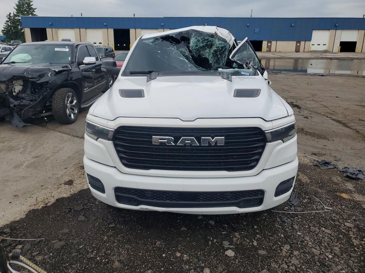 2025 Ram 1500 Laramie - Фото 5