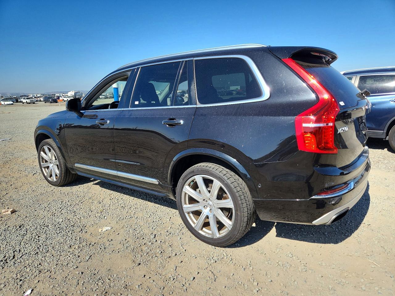 2017 Volvo Xc90 T8 - Image 2