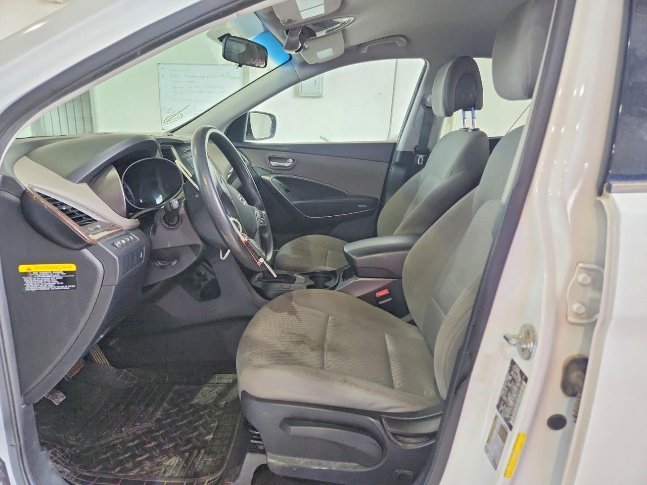2017 Hyundai Santa Fe Sport 2.4L - Image 7