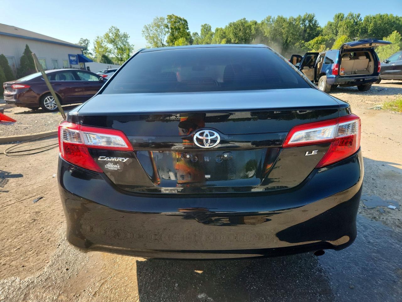2014 Toyota Camry Le - Фото 6