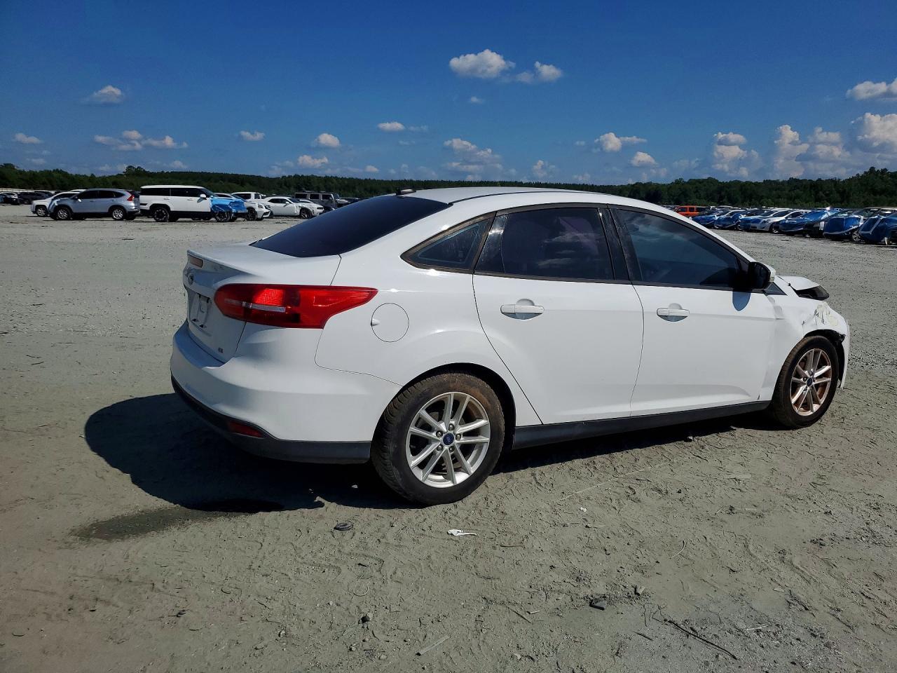 2017 Ford Focus Se - Фото 3