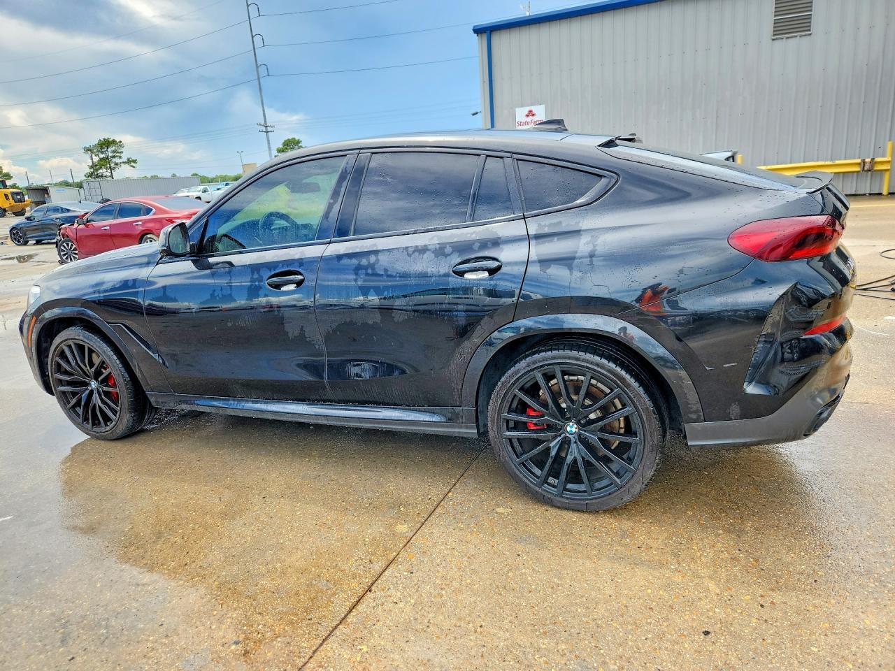 2021 BMW X6 Sdrive 40I - Image 2