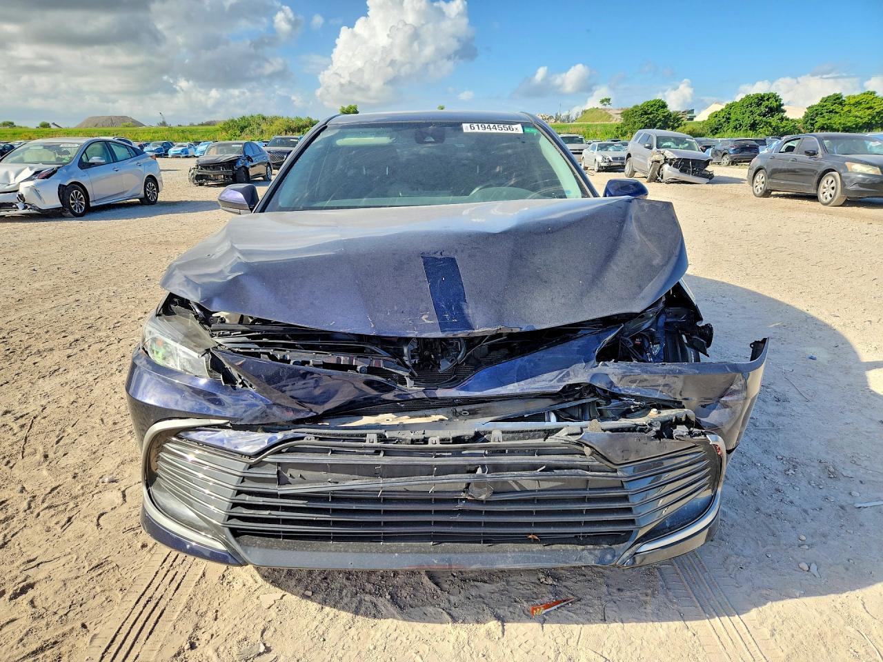2022 Toyota Camry Le - Фото 5