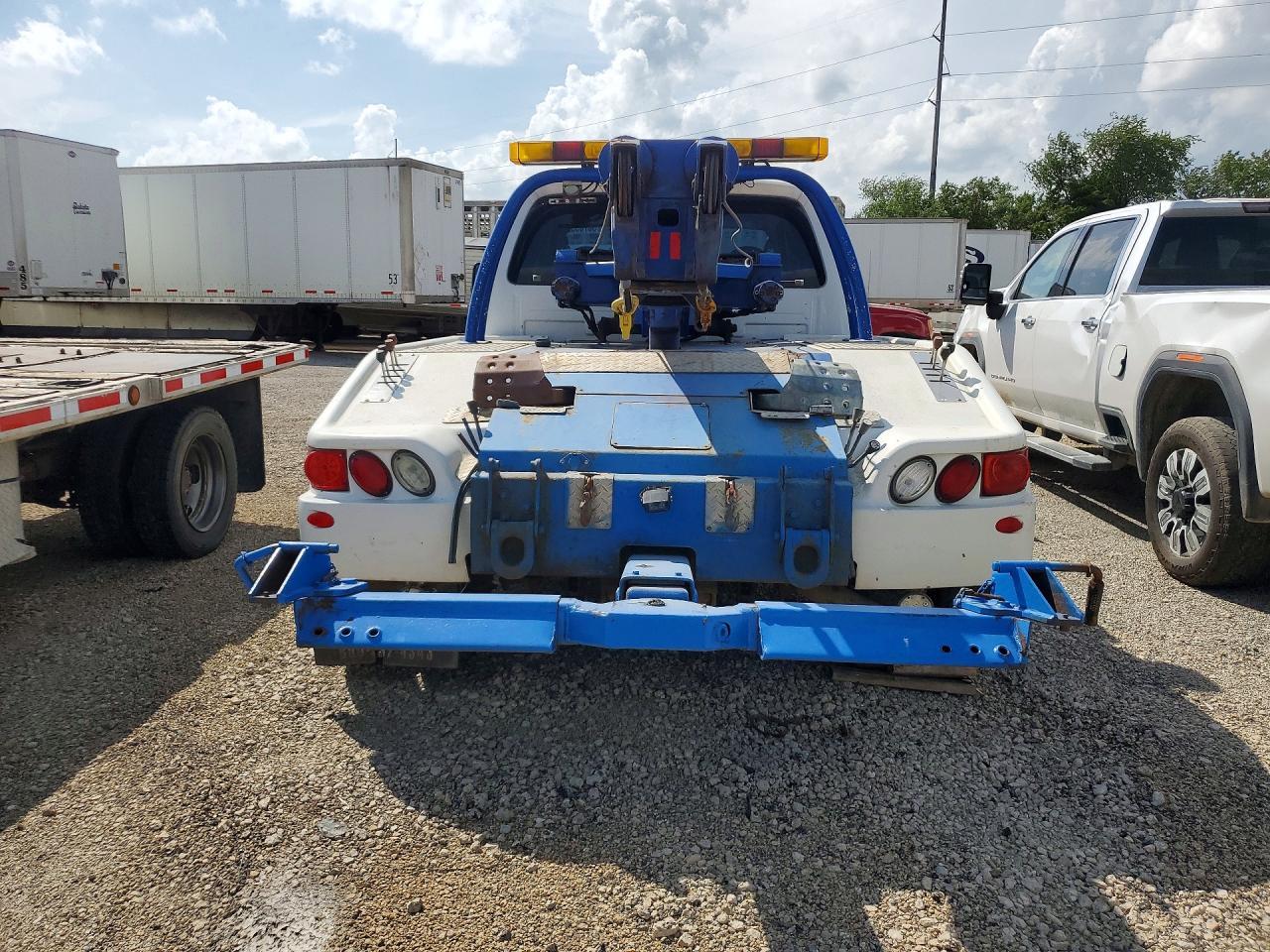 2008 Ford F550 Super Duty - Image 6