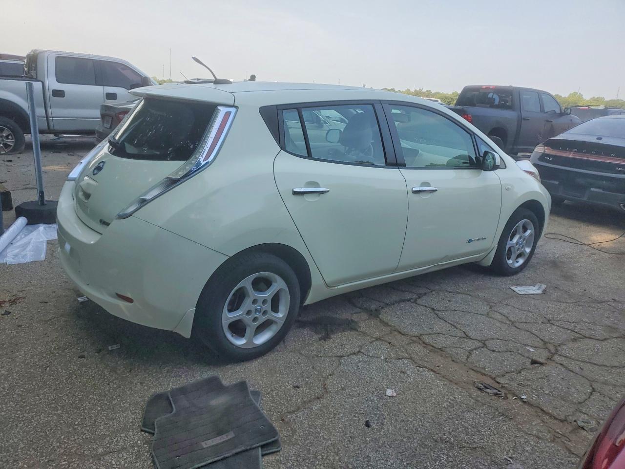 2012 Nissan Leaf Sv - Image 3