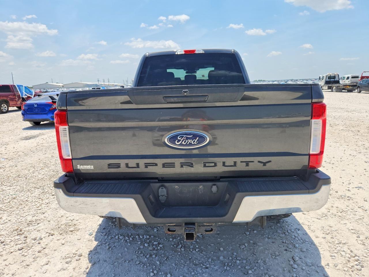2018 Ford F250 Super Duty - Фото 6