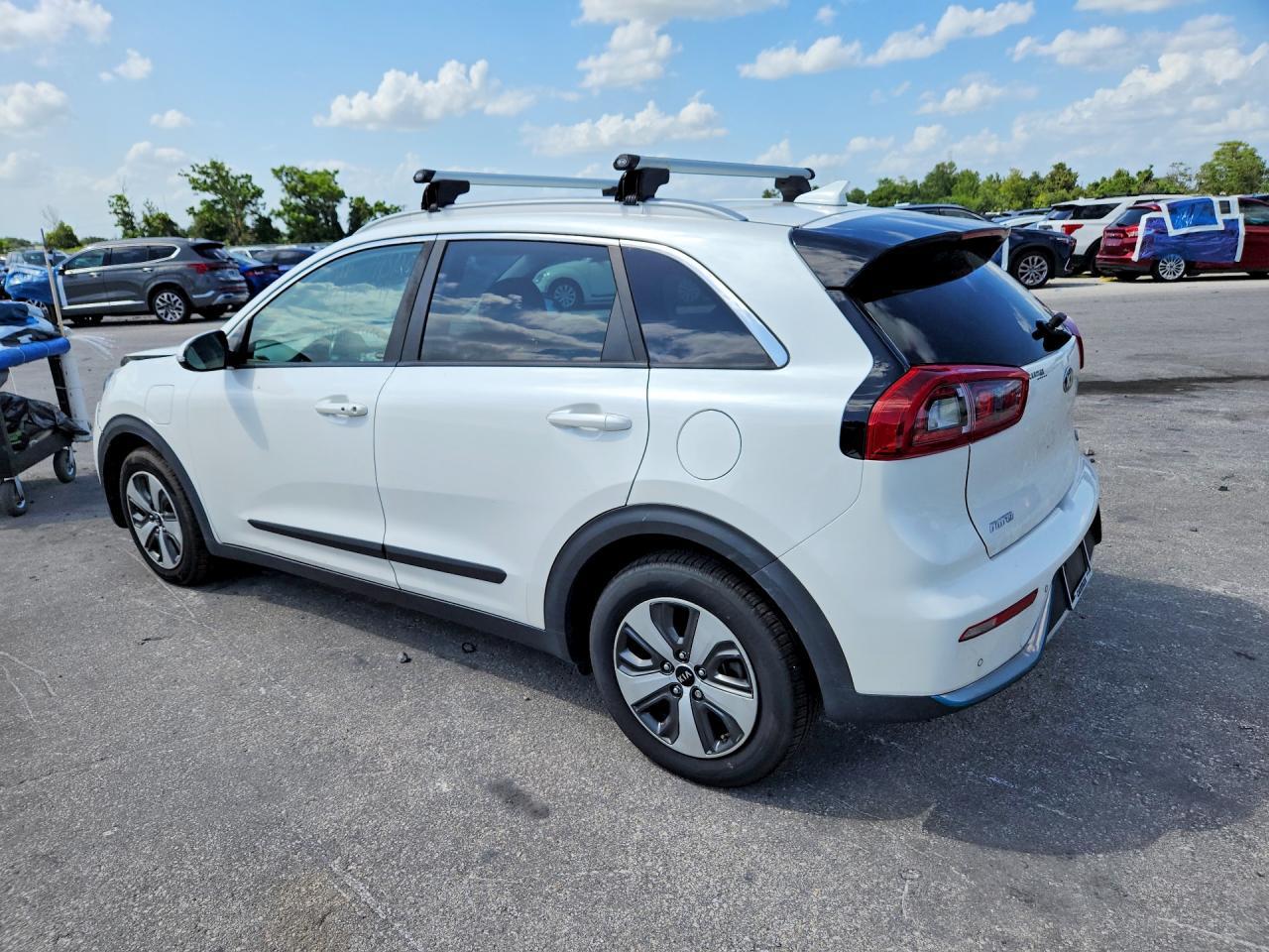 2018 Kia Niro Ex Premium - Image 2