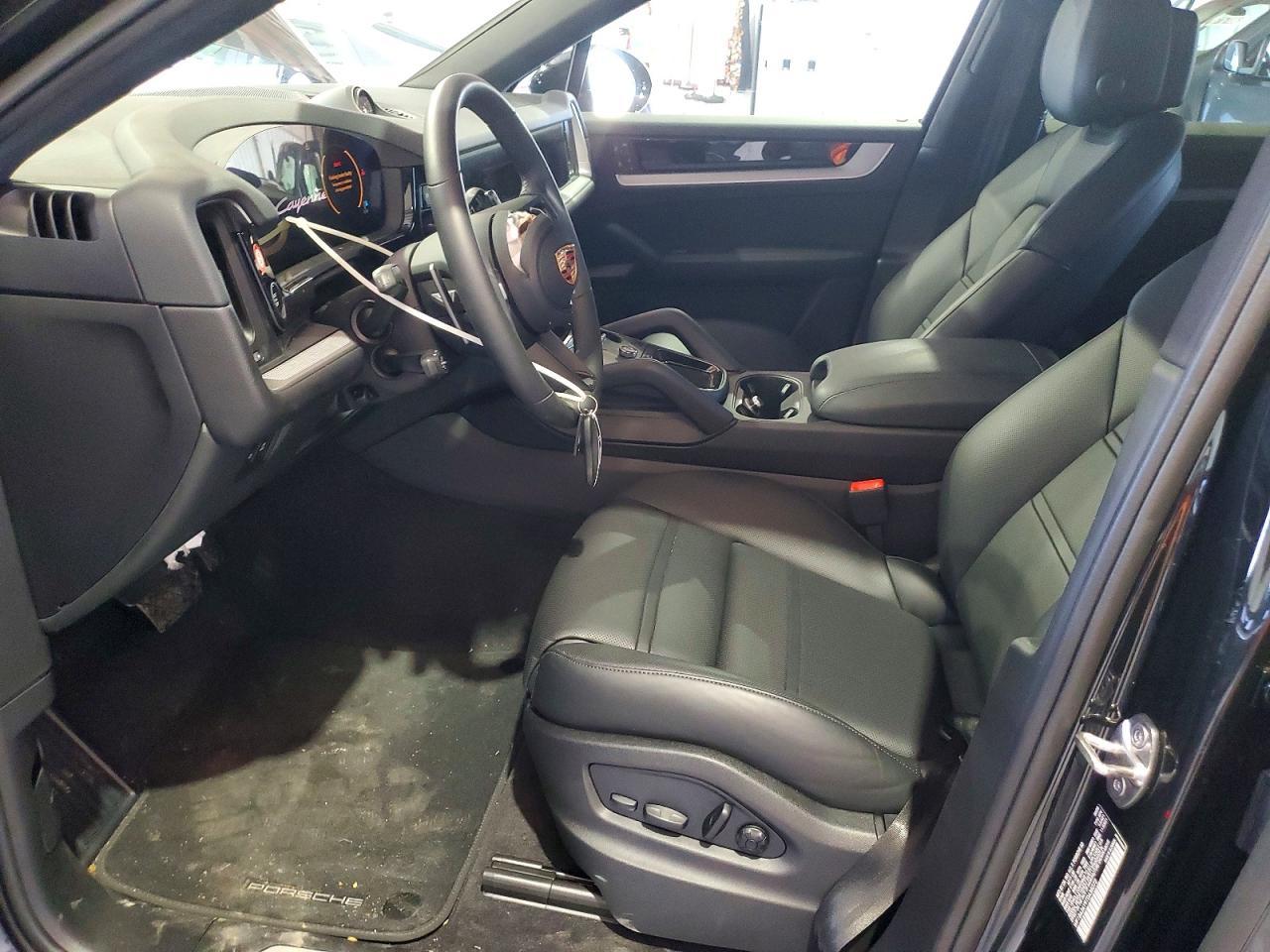 2026 Porsche Cayenne Coupe - Image 7