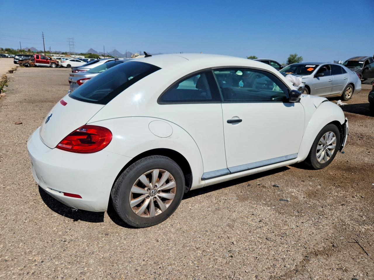 2014 Volkswagen Beetle - Image 3