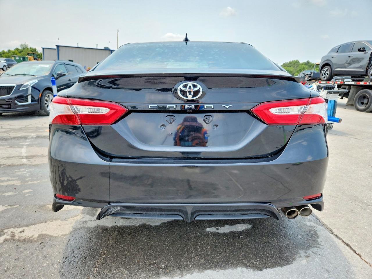 2020 Toyota Camry Se - Image 6