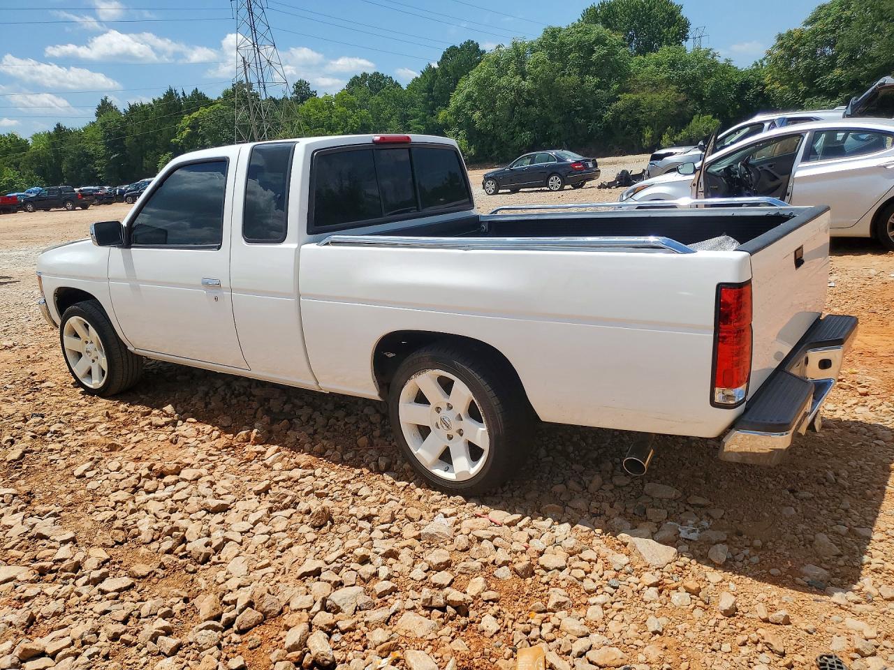 1995 Nissan Truck Xe V6 - Image 2