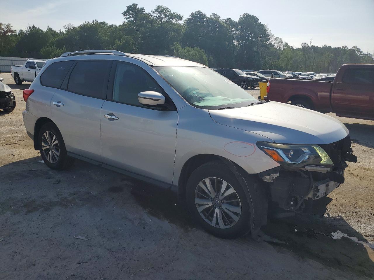 2017 Nissan Pathfinder S - Фото 4