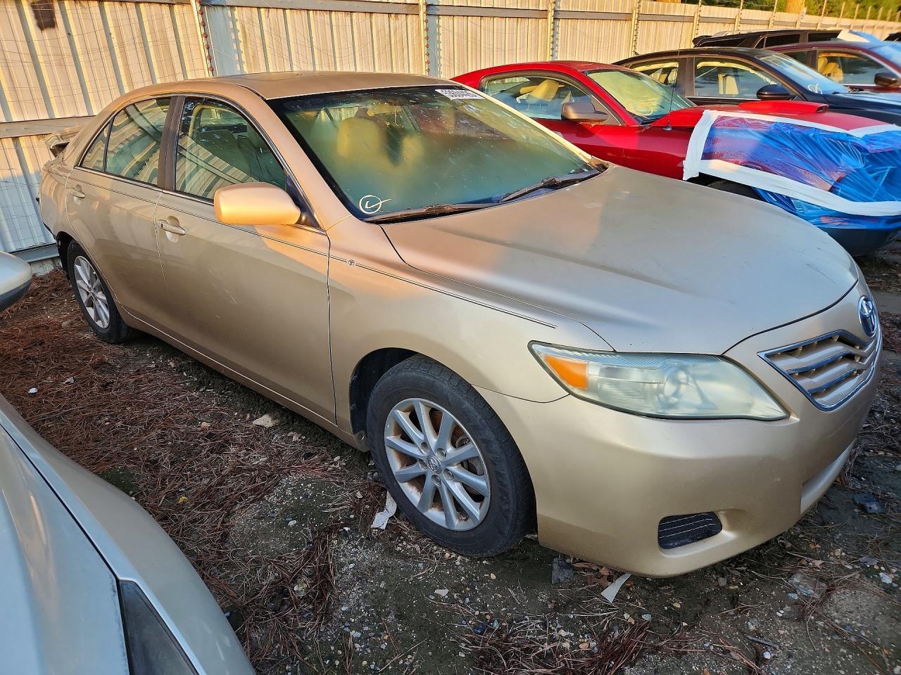 2011 Toyota Camry - Фото 4