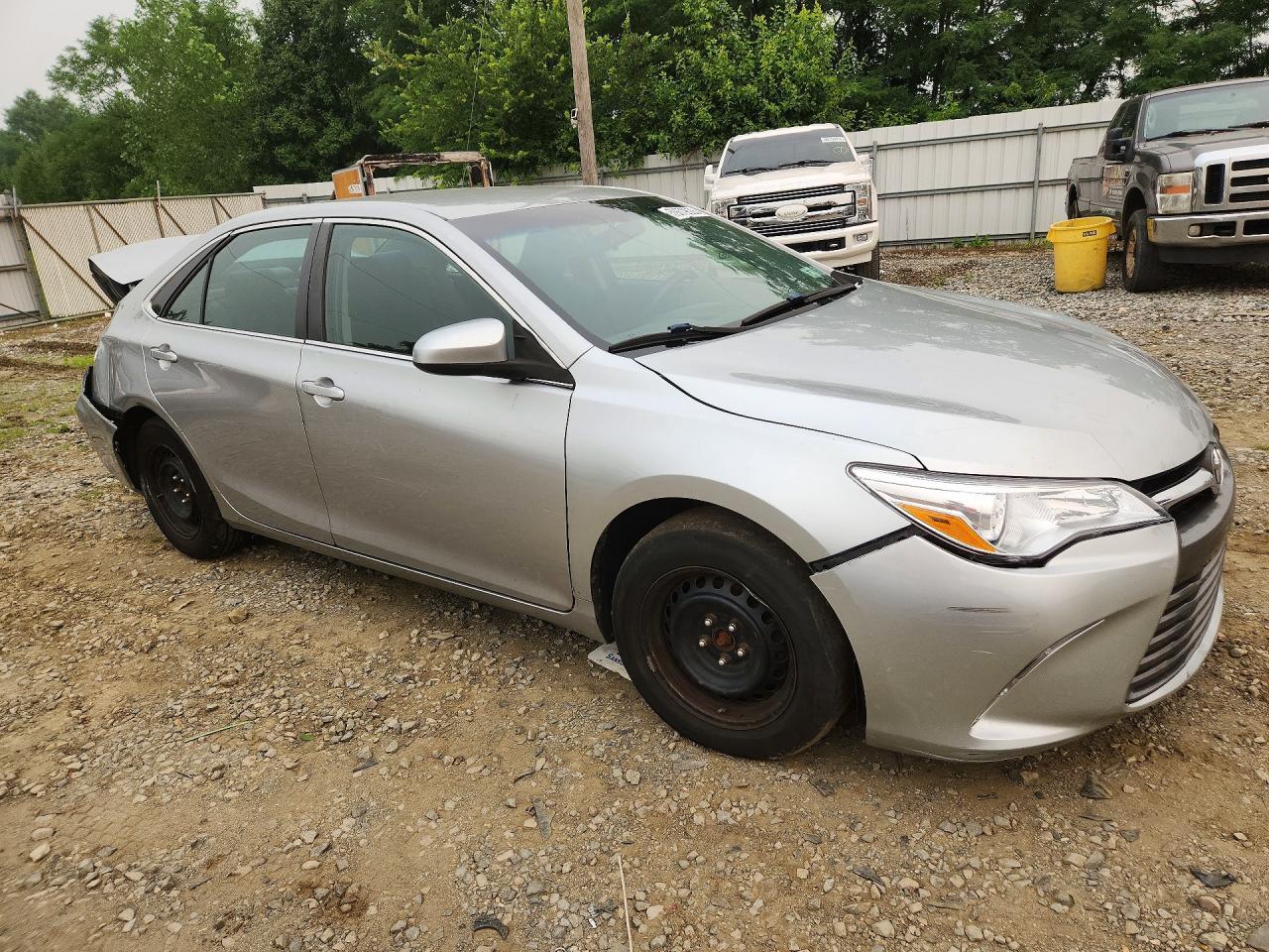 2016 Toyota Camry Le - Фото 4
