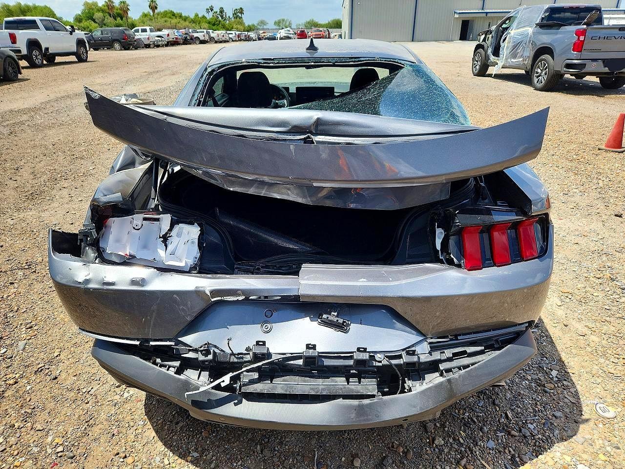 2025 Ford Mustang - Фото 6