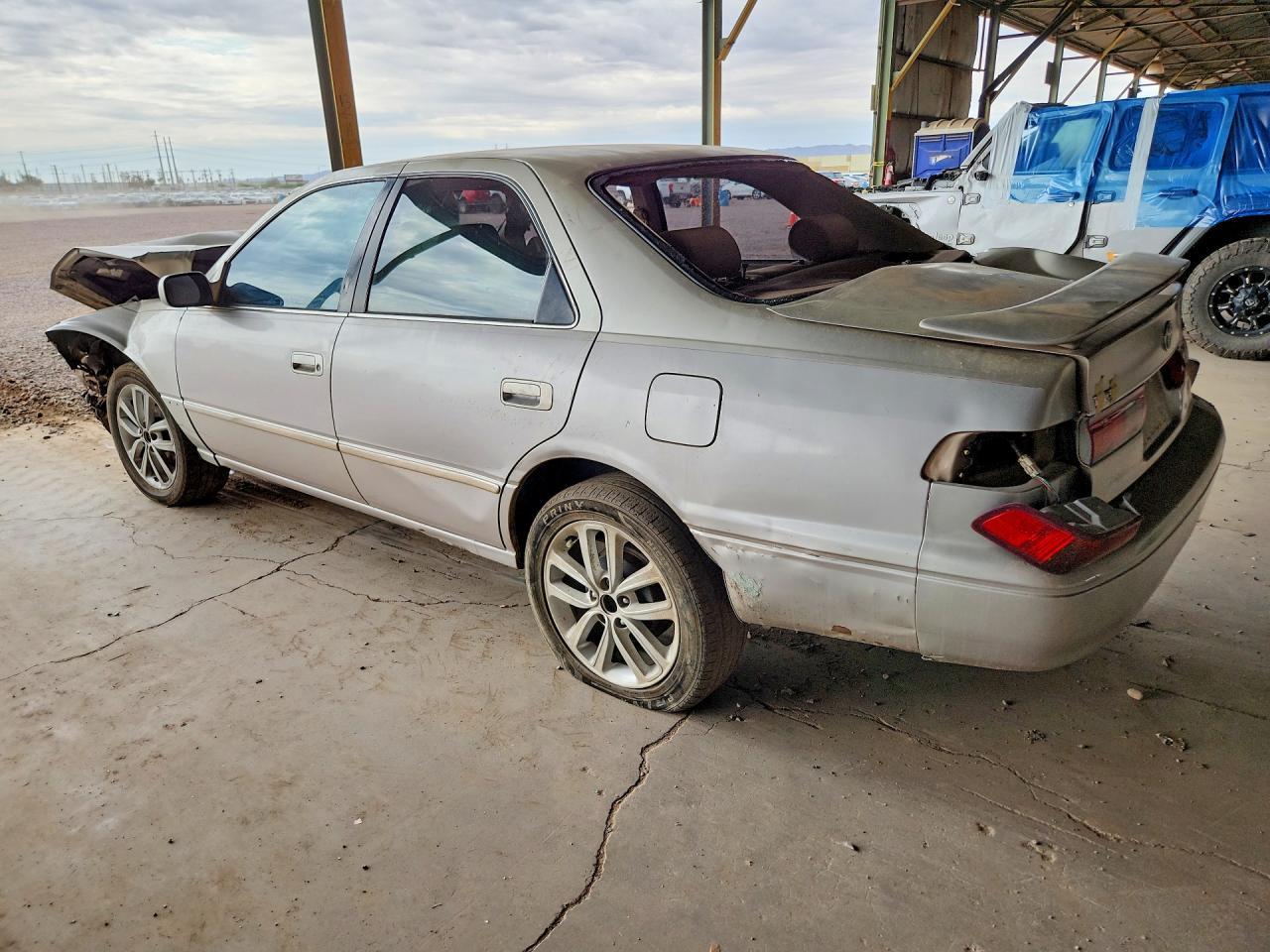 1997 Toyota Camry Le - Image 2