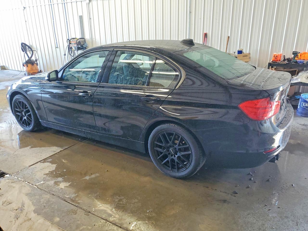 2013 BMW 328 Xi Sulev - Image 2