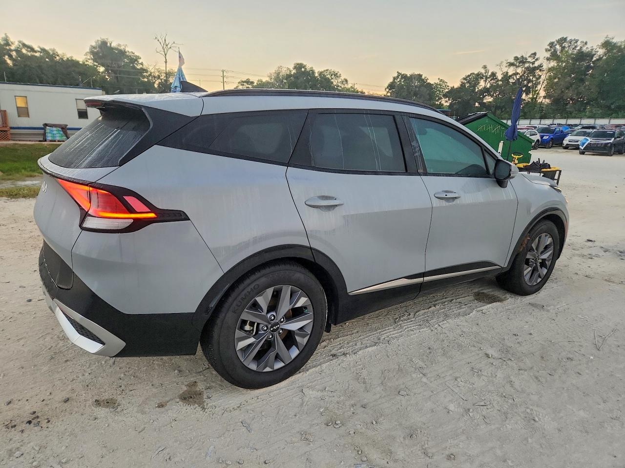 2025 Kia Sportage Sx - Image 3