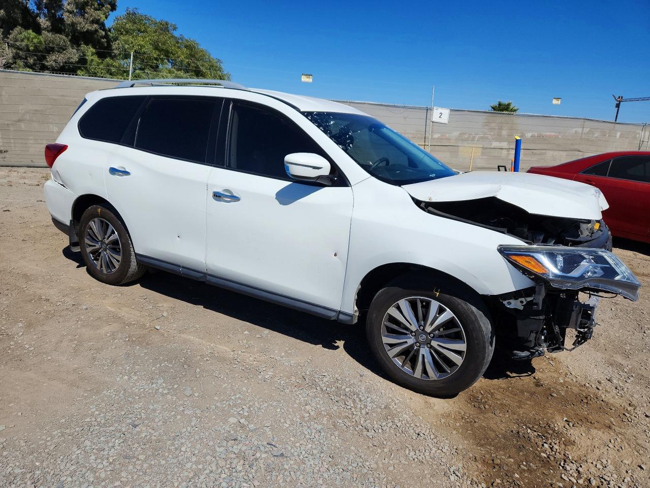 2018 Nissan Pathfinder S - Фото 4