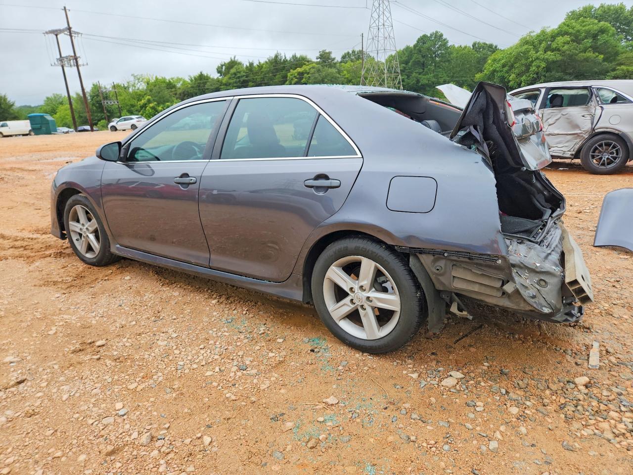 2013 Toyota Camry Se - Image 2