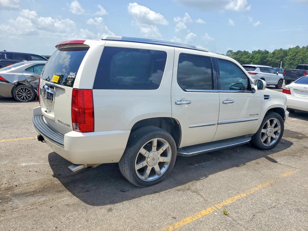 2012 Cadillac Escalade Luxury - Фото 3