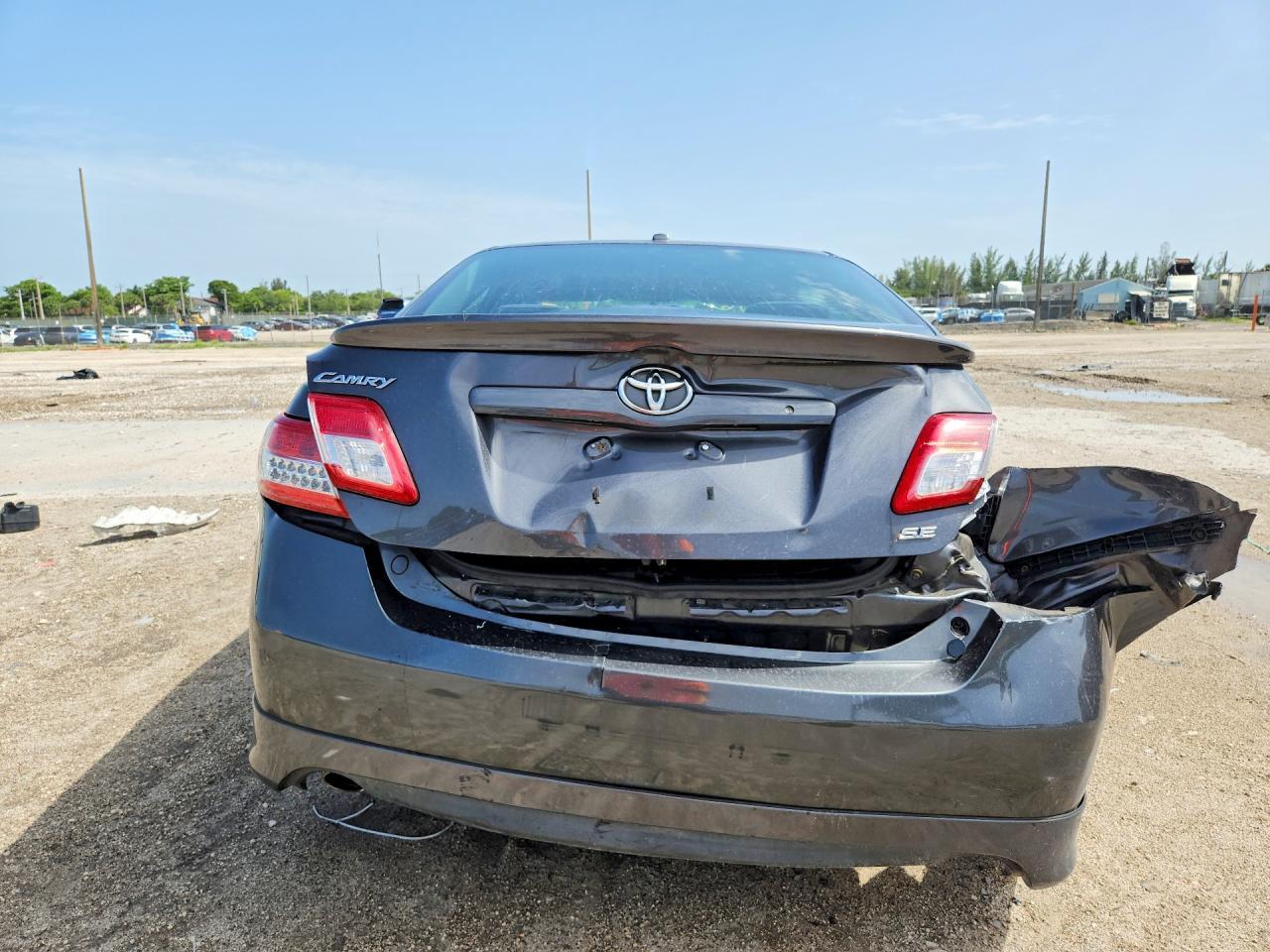 2011 Toyota Camry Se - Image 6