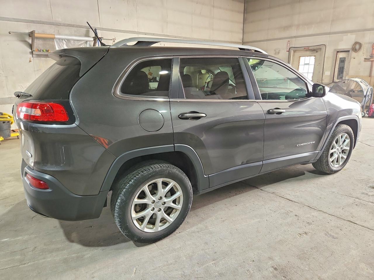 2016 Jeep Cherokee Latitude - Фото 3