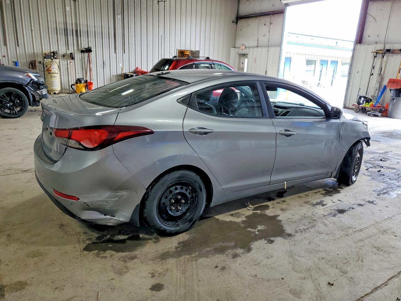 2016 Hyundai Elantra Se - Фото 3