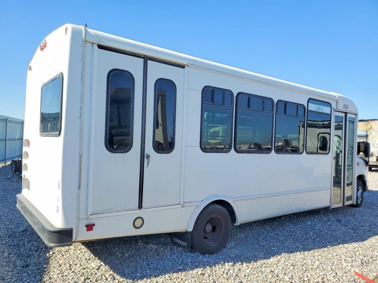 2016 Ford E-450 Shuttle Bus - Фото 4