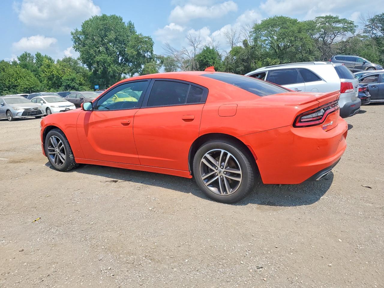 2019 Dodge Charger Sxt - Image 2