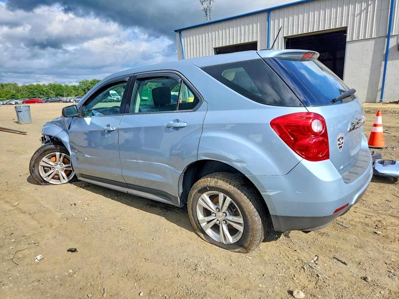 2015 Chevrolet Equinox Ls - Фото 2