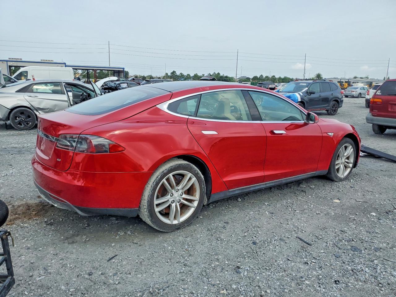 2014 Tesla Model S - Фото 3