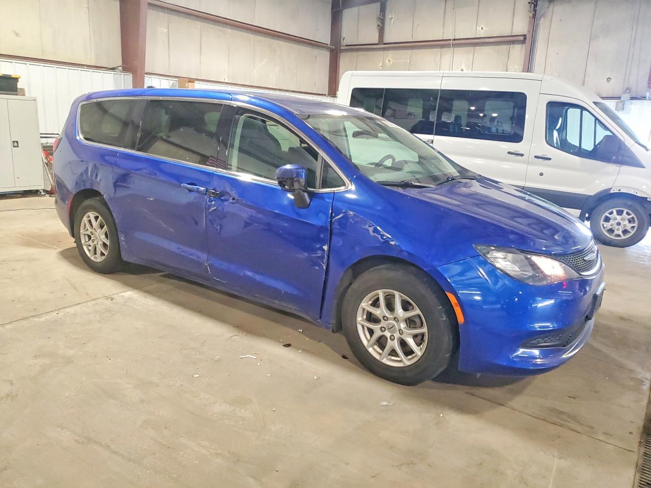 2021 Chrysler Voyager Lx - Фото 4