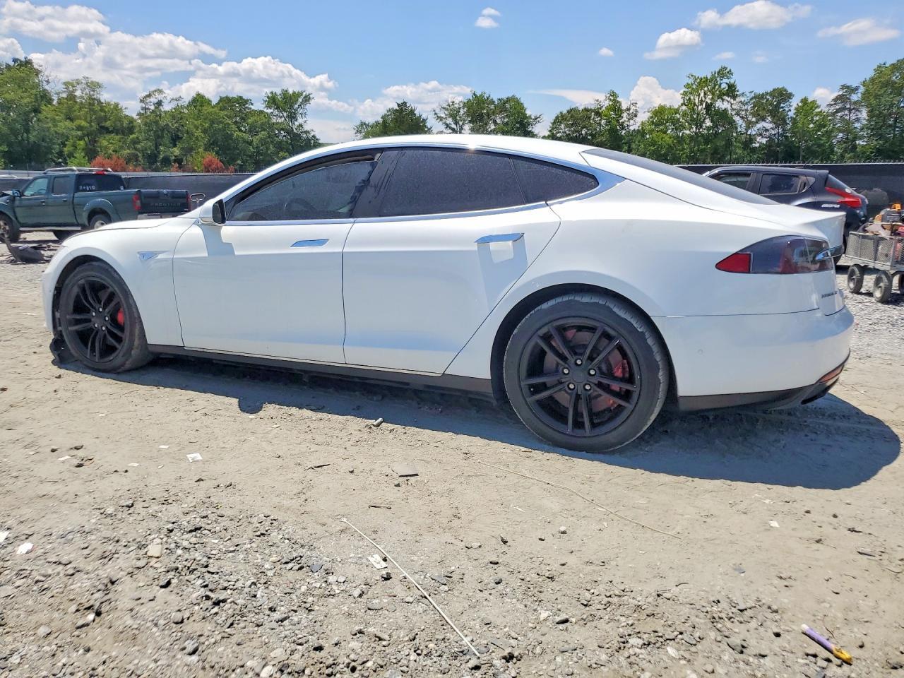 2016 Tesla Model S - Фото 2