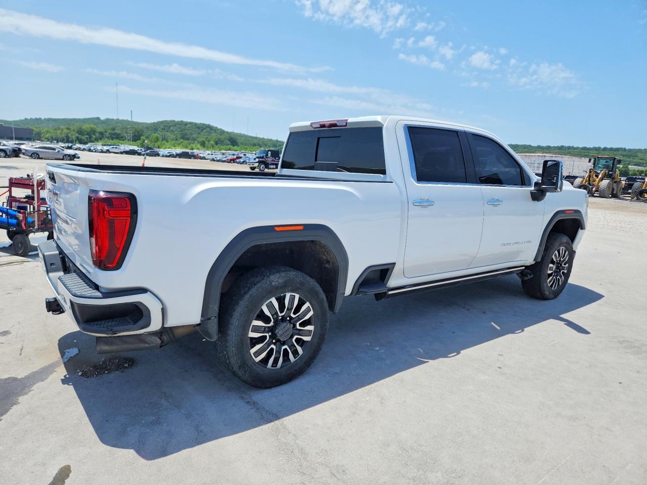 2022 GMC Sierra K2500 Denali - Image 3
