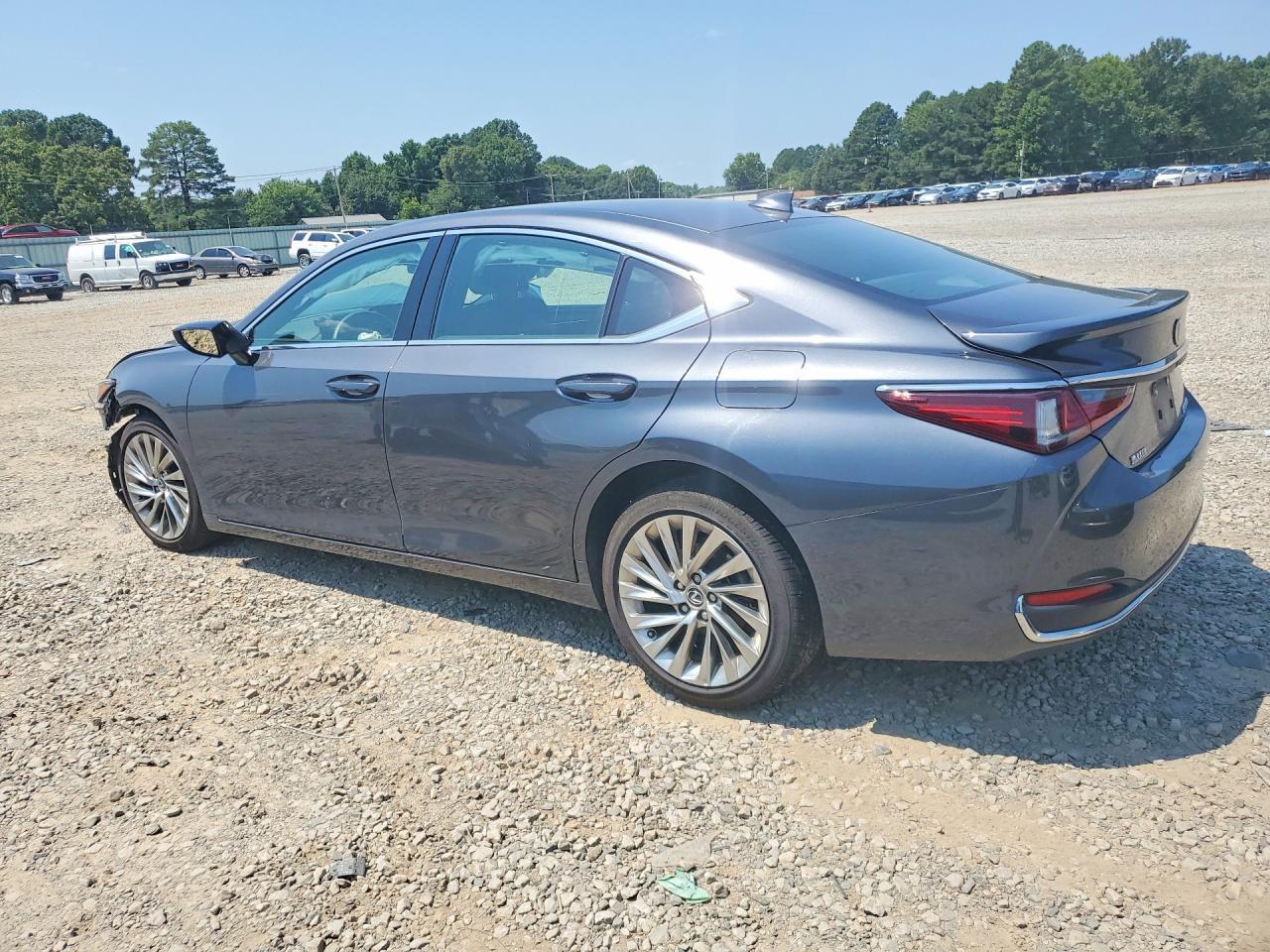 2023 Lexus Es 300H Ultra Luxury - Image 2