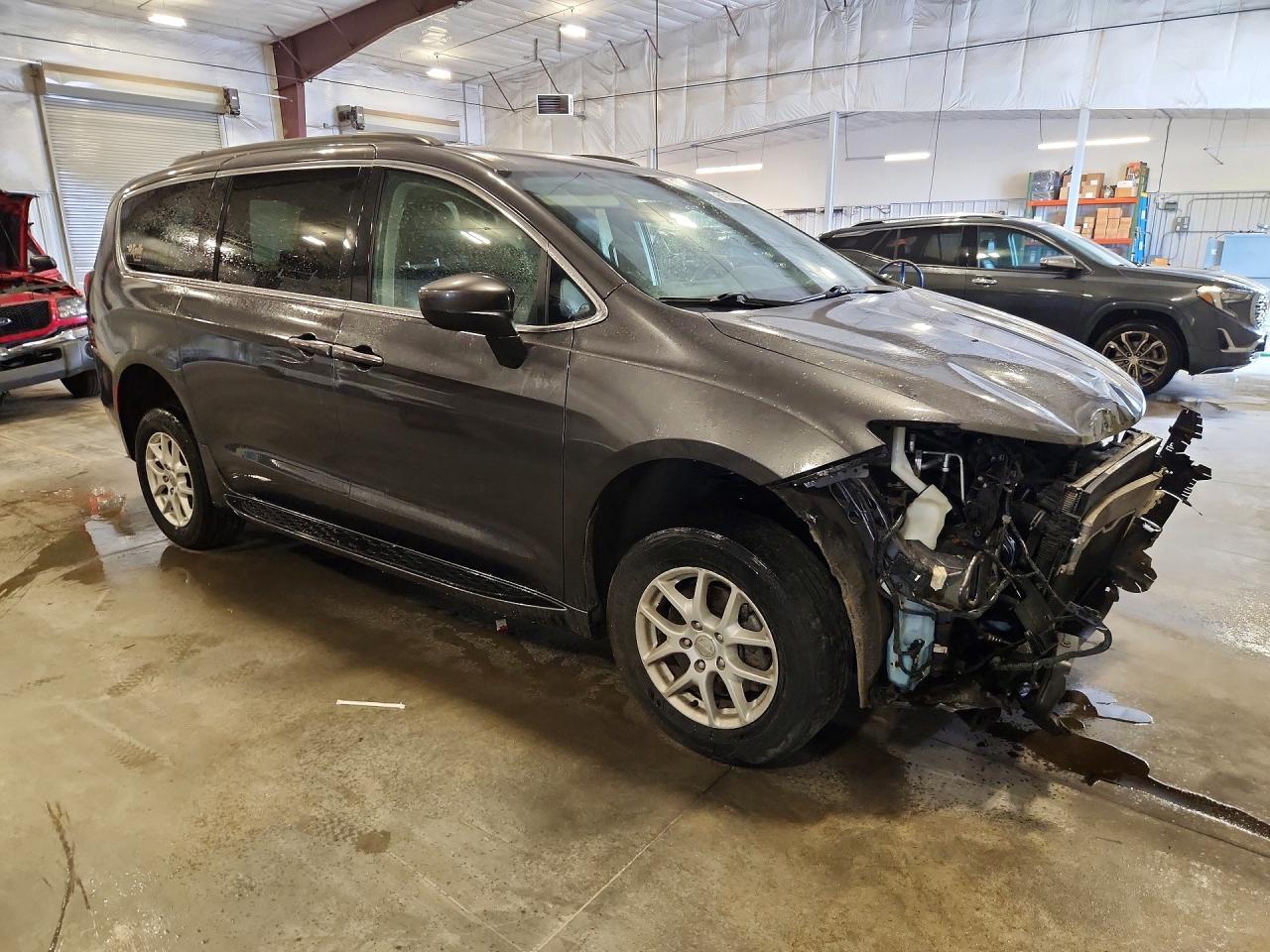 2020 Chrysler Voyager Lxi - Фото 4