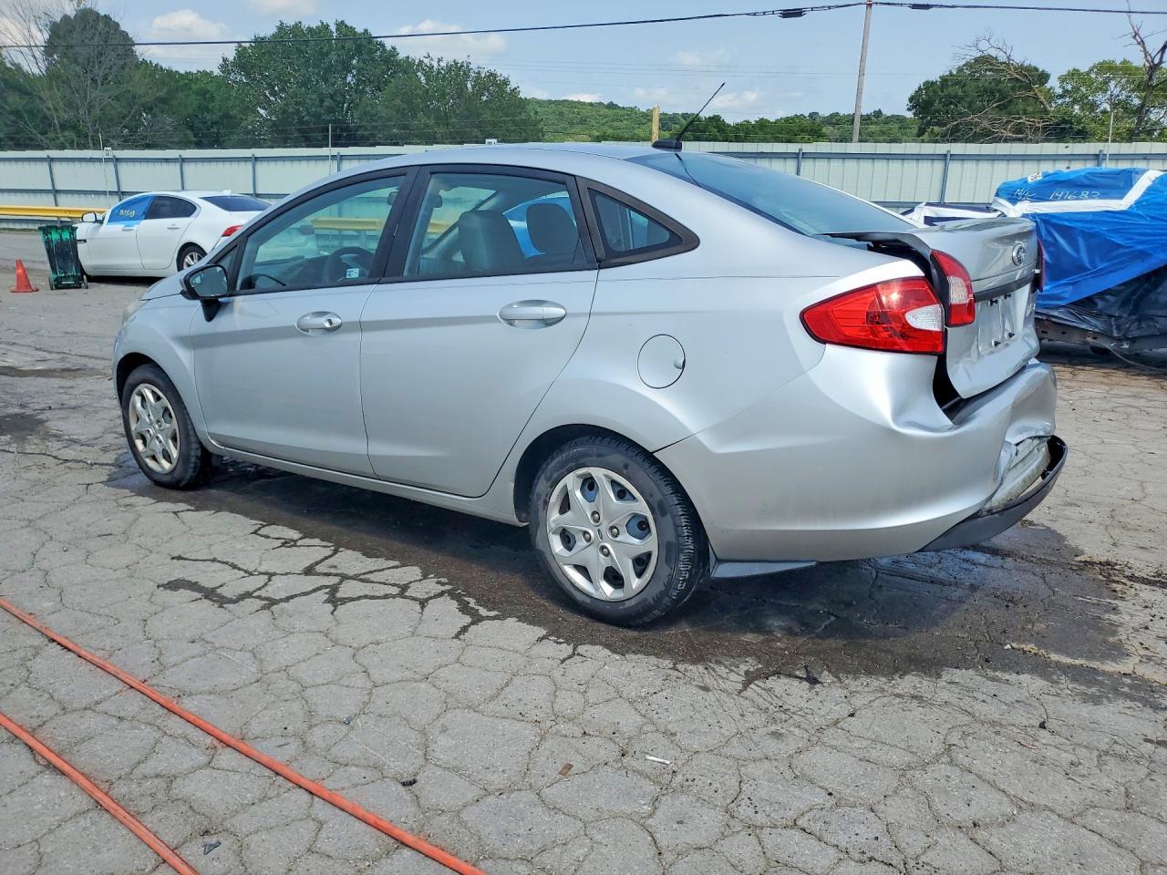 2013 Ford Fiesta S - Image 2