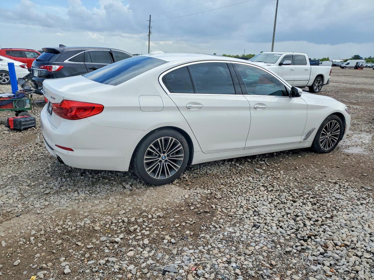 2017 BMW 530 I - Фото 3