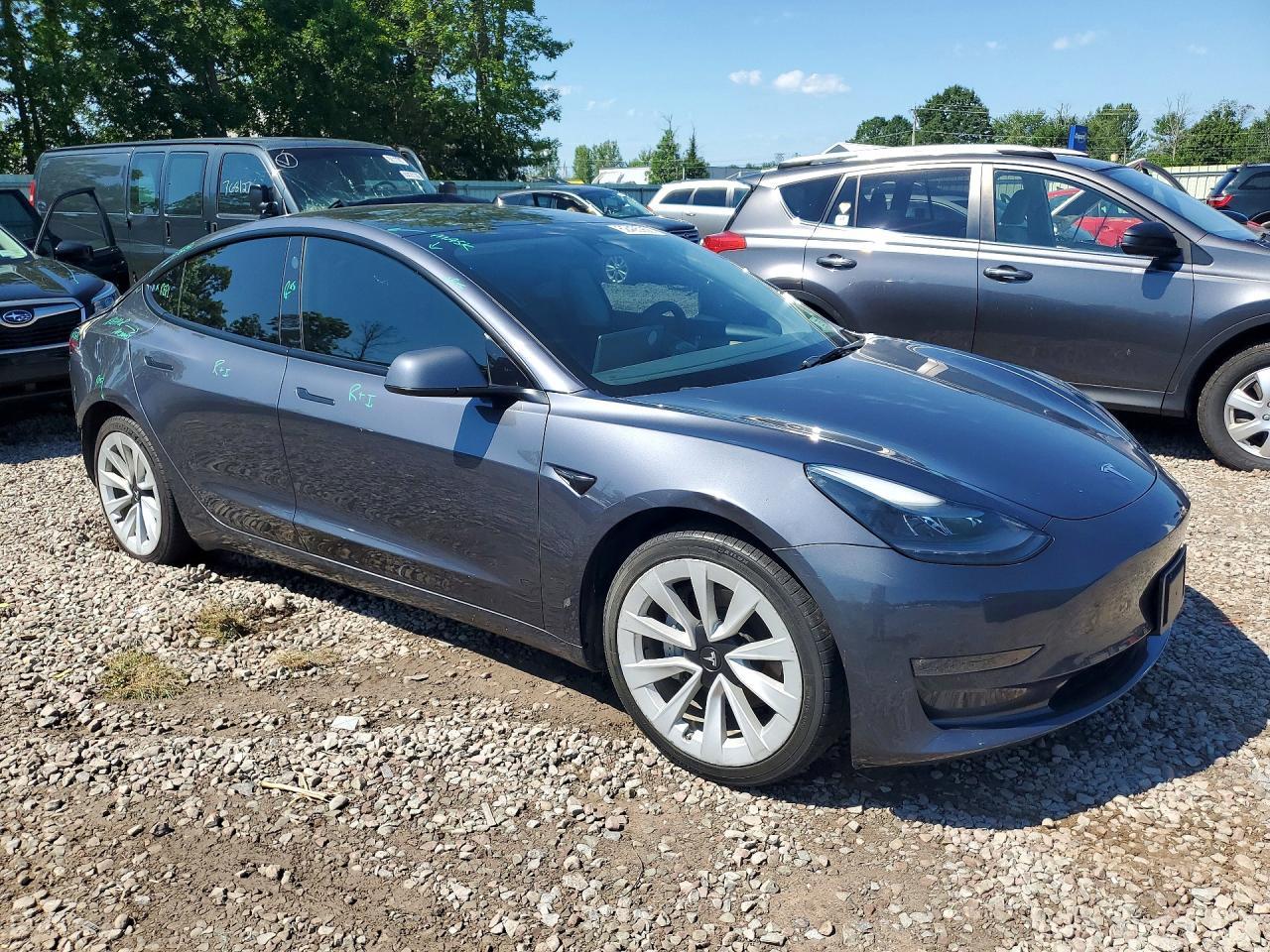 Tesla Model 3 - Фото 4
