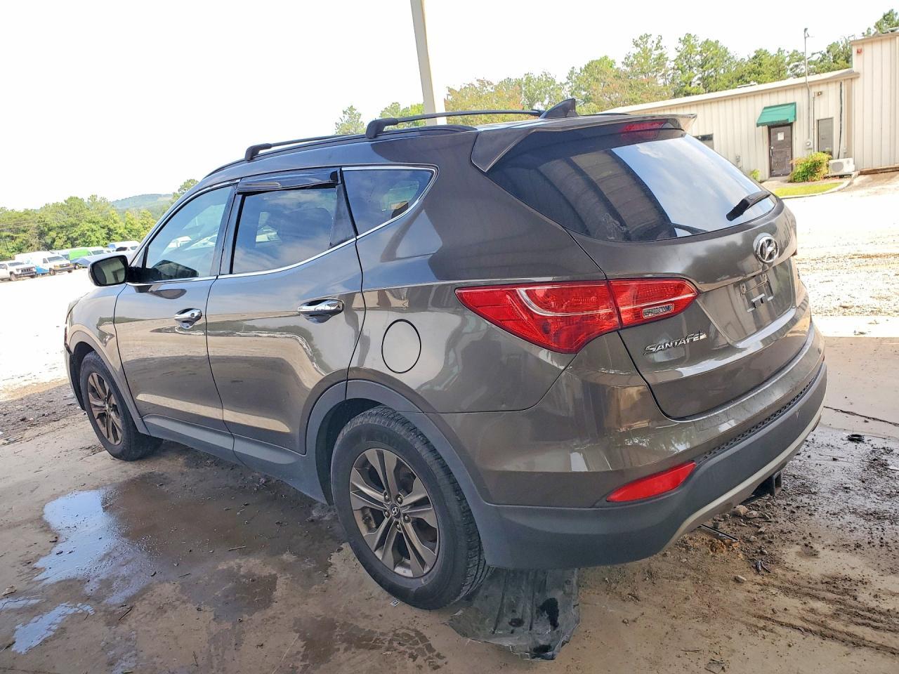 2014 Hyundai Santa Fe Sport 2.4L - Image 2